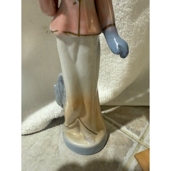 Vintage Ceramic Victorian Lady Figurine With Hat & Gloves - Picture 4 of 10